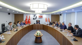 Yeni Parti Genel Başkanı Özgür Özel, Alevi kurumlarının temsilcileriyle görüştü