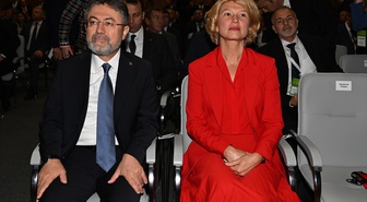 Yumaklı, Moskova'da GEKİS'le büyükbaş hayvanlara dijital kimlik verileceğini açıkladı