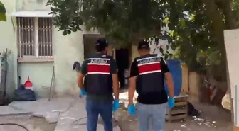 Adana Seyhan'da 1 ton 670 litre kaçak alkol ve ruhsatsız tabanca ele geçirildi