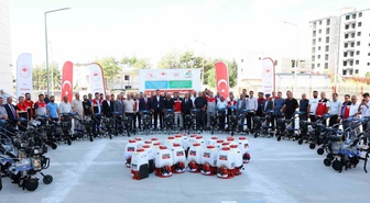 Adıyaman'da çiftçilere 229 çapa makinesi, 142 budama makası ve 142 sırt pompası dağıtıldı