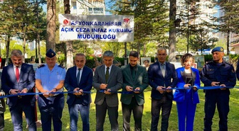 Afyonkarahisar'da mahkumların 'Sanat ve Geri Dönüşüm' sergisi ziyaretçilerini ağırladı
