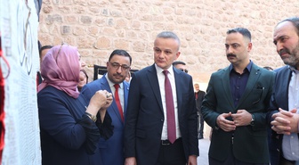 Ağrı Doğubayazıt'ta Dualı Sultan Gömlekleri Sergisi açıldı, 25 eser ilgi gördü