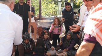 Alanya'da 2. Keçiboynuzu Hasat Şenliği'nde hasat edilen ürünler pekmeze dönüştürüldü