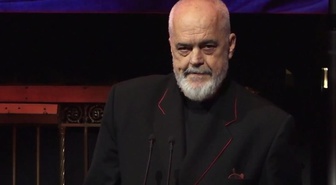 Arnavutluk Başbakanı Edi Rama'ya New York'ta yumurtalı protesto