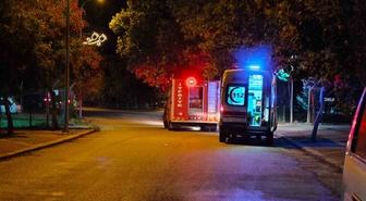 Bilecik Osmaneli'de Sakarya Nehri'ne düşen kişi, devrilen ağaca rağmen kurtarıldı