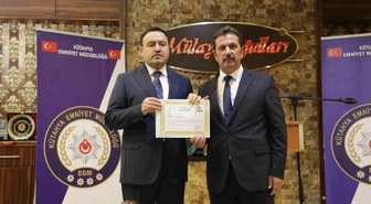 Çankırı İl Emniyet Müdürü olarak atanan Osman Elbir'e Kütahya'da veda yemeği verildi