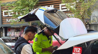 Eskişehir'de otomobil sürücüsüne yumruk atan motosikletliye 180 bin TL ceza yazıldı