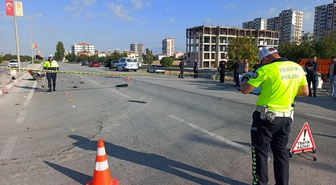 Karaman'da otomobil ile elektrikli bisiklet çarpıştı, liseli sürücü ağır yaralandı