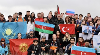 Kırşehir'de 120 kişi Gönül Dağı zirvesinde Neşet Ertaş'ı andı