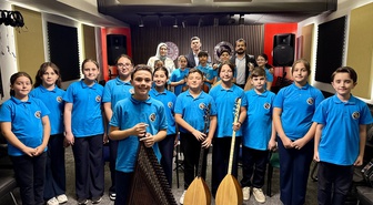 Kırşehir'de gençler Muharrem Ertaş Müzik Ortaokulunda bozlak kültürünü yaşatıyor