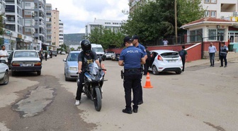 Kozan'da okul çevresinde denetimler arttı, motosikletlere şase kontrolü yapılıyor