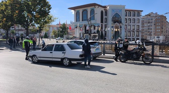 Kütahya'da ehliyetsiz kişiye 221 bin lira ceza uygulandı, araç trafikten men edildi