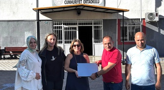 Mardin Midyat'ta Cumhuriyet Ortaokulu'na vakıf bilgisayar ve yazıcı desteği verdi