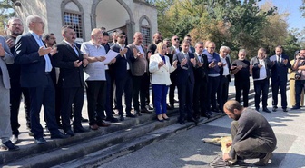 MHP Kayseri İl Yönetimi türbede dua etti, adak kurbanı kesildi