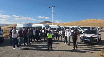 Muş'ta okul servis araçları jandarma tarafından denetlendi, sürücüler bilgilendirildi