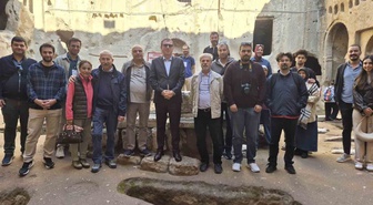 Niğde'de 35 akademisyen Gümüşler Manastırı'nı İl Kültür ve Turizm Müdürü'yle gezdi