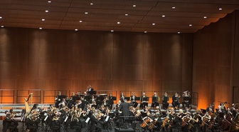 Royal Philharmonic Orchestra İstanbul Kültür Yolu Festivali'nde AKM'de konser verdi