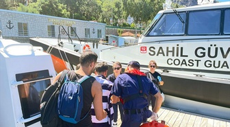 Sahil Güvenlik, Fethiye açıklarında yaralı 2 kişiyi botla karaya çıkardı