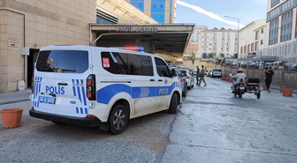 Siirt Gökçebağ'da fıstık toplamaya giden tarım aracı devrildi, 7 kişi yaralandı