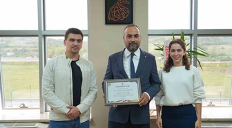 Sırbistan'daki Djuka Dinic İzci Kulübü, Rektör Akkaya'ya teşekkür belgesi takdim etti
