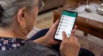 Telefonuna gelen mesaj emekli kadının hayatını kararttı