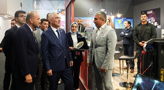 Ticaret Bakanı Ömer Bolat, 369 firmanın katıldığı MÜSİAD EXPO 2026'yı gezdi