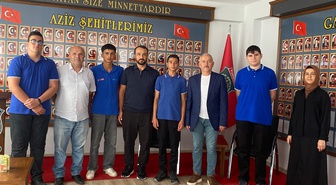 Tokat'ta lise öğrencilerden gazilere ziyaret