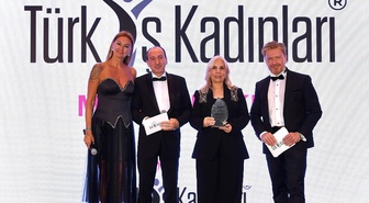 Türk İş Kadınları Plaket Töreni'nde ödüller sahiplerini buldu