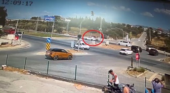 Antalya Manavgat'ta kırmızı ışık ihlali kazaya neden oldu, 2 kişi yaralandı