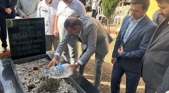 Bafra'nın eski Belediye Başkanı Hasan Aslan, vefat yıl dönümünde kabri başında anıldı