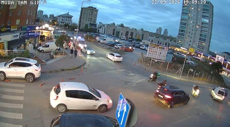 Ambulansın önünü kesip saldırmak için aracından indi! Ehliyetsiz sürücüye 466 bin lira ceza