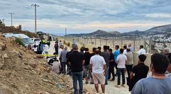 Bodrum'da kontrolden çıkan kamyonet devrildi, 15 yaşındaki sürücü hayatını kaybetti