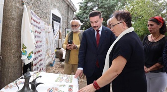 Çanakkale Gökçeada'da Tokat yazmacılığı sergisi ziyarete açıldı