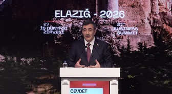 Cevdet Yılmaz, Elazığ'daki zirvede 2029'da yüzde 5 büyüme öngörüsünü paylaştı