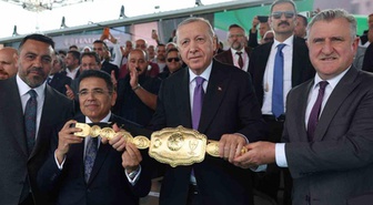 Cumhurbaşkanı Erdoğan, Yağlı Güreş Cumhurbaşkanlığı Kupası’nı takip etti