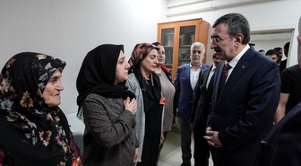 Cumhurbaşkanı Yardımcısı Yılmaz'dan Elazığ'da şehit Sevim'in ailesine taziye ziyareti