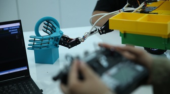 Dörtyol'da 5 lise öğrencisi yerli robotla TEKNOFEST'te birincilik hedefliyor