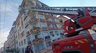 Hatay Antakya'da prizden şüphelenilen yangında aile bağırışlarla uyanıp kurtuldu