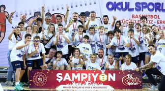 İzmir Karşıyaka'daki devlet okulu basketbol takımı namağlup Türkiye şampiyonu oldu