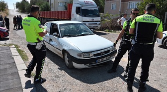 Ehliyet sınavındaki adaya 14 yaşındaki ehliyetsiz sürücü çarptı! Kırıkkale'de 4 yaralı