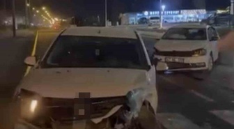 Mardin Nusaybin'de iki otomobil çarpıştı, kazada 3 kişi yaralandı