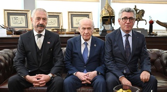 MHP Genel Başkanı Bahçeli, Sarallar ve Şahinler aileleriyle genel merkezde görüştü