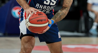 Anadolu Efes, Beşiktaş'ı 95-81 yendi; Dario Saric 16 sayıyla en skorer oldu