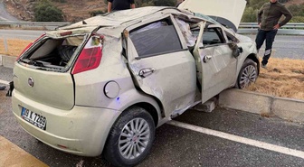 Aydın'ın Çine ilçesinde refüje çarpıp takla atan otomobilde 4 kişi yaralandı