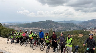 Bisiklet Federasyonu işbirliğiyle sağlıklı gelecek için 6 kilometre pedal çevrildi