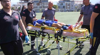Denizli'de U14 maçında korku dolu anlar! Dili boğazına kaçan 13 yaşındaki futbolcuyu sağlık görevlisi kurtardı