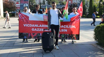 Erzurum'da sağlıkçılar ve vatandaşlar Gazze için 150 haftadır sessiz yürüyor