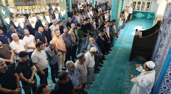 Gemide kaybolan 6 ve 12 yaşındaki kardeşler için Reyhanlı'da gıyabi cenaze namazı kılındı