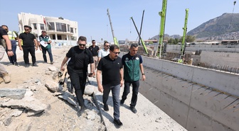 Hatay Antakya'da temmuzda yıkılan 54 yıllık Ata Köprüsü yeniden inşa ediliyor
