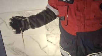 Hatay Antakya ve Hassa'da yerleşim yerlerine giren yılanlar yakalanıp doğaya bırakıldı